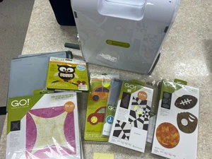 Accuquilt GO! 55100 fabric die cutting machine With 5 Dies - Picture 1 of 3