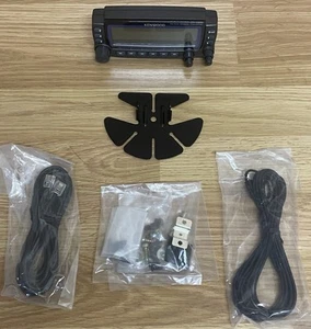 Cabezal de control de radio de doble banda Kenwood TM-D700A y cable de separación - Imagen 1 de 7
