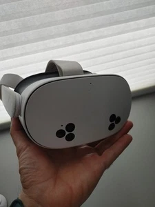 Meta Quest 3S VR Headset 128GB For Parts As Is "Yellow Burn Spots On Lens - Picture 1 of 10