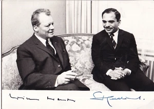Willy Brandt - Kanzler + Hussein I. - König/Jordanien - Foto -2 x orig. signiert - Picture 1 of 2