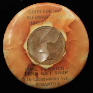 1920 MME Fenwick Penn Gift Shop Scranton Ad. Taschenspiegel mit ummanteltem Cent 63734 - Bild 1 von 2