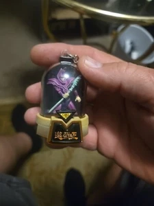 Yu-Gi-Oh Yugioh Llavero Mago Oscuro Anime Transformador 1996 Raro - Imagen 1 de 8