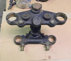 TRIUMPH BSA 650 ACEITE EN CUADRO HORQUILLA YUGOS CON COJINETES, TAZAS Y ARANDELAS DE PILARES - Imagen 1 de 1