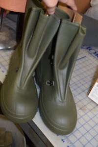 *US military size 7 over shoe boot NEW green