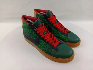 Scarpe sneaker Nike Blazer Mid Premium da uomo verdi taglia US 9 375723 301 LEGGI - Foto 1 di 24