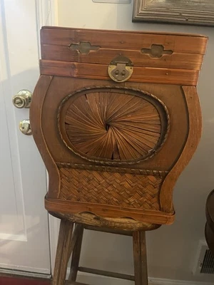 Madera Boho, Mimbre con Detalles de Latón Almacenamiento Cofre Acento Pieza Grande 14 X 12 Foto 1 de 4