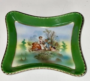 VICTORIA CZECH COURTING COUPLE TRINKET DISH TRAY COINS KEYS - GREEN GOLD TRIM - Picture 1 of 11