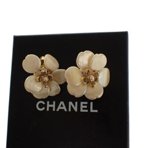 CHANEL Flower Motif Earrings Imitation Pearl Clip-On 99P GHW Vintage 85RJ403 - Picture 1 of 11