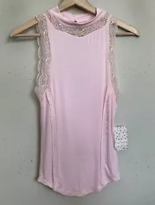 Free People OB980491 Dale Tanque Encaje Borde Ballet Rosa Falso Cuello 2 Botones S NUEVO - Imagen 1 de 8
