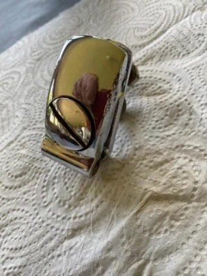 PESTILLO TAPA DURA ORIGINAL RENAULT CARAVELLE USADO BUEN ESTADO, ÚLTIMO Foto 1 de 4