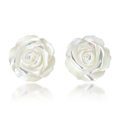 精致的白玫瑰雕刻珍珠母柱耳环 — 第 1/4 张图片