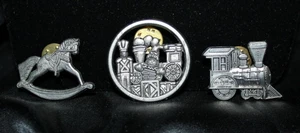 Hallmark - 1998 - Celebrating 25 Years of Keepsake Ornaments - Set of 3 pins - Bild 1 von 2