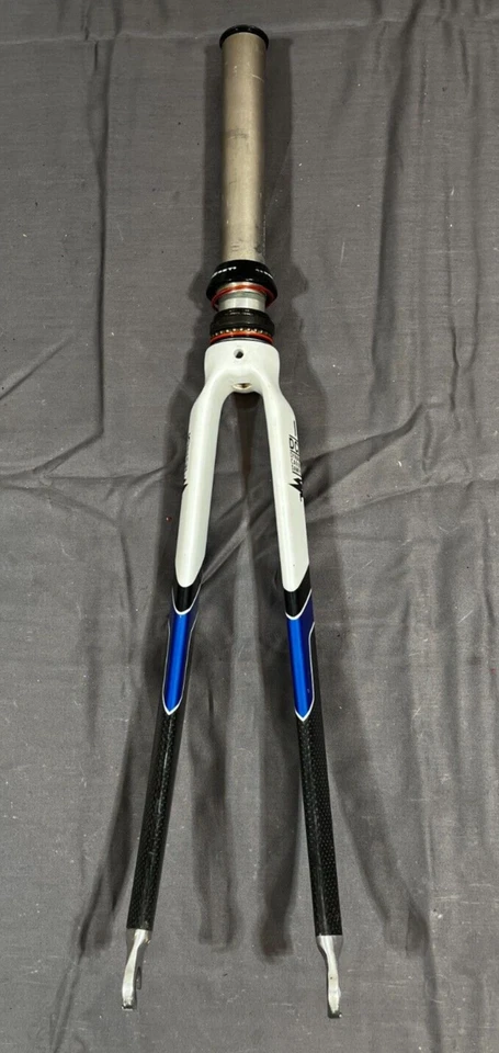 K2 DCD Dynamic Carbon Damping 700C Fork 200mm 1-1/8" Steerer Aheadset Kinesis - Image 1 of 4