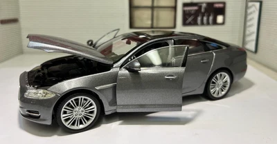 Jaguar XJ 2010 V8 1:24 Diecast Scale Model Metallic Grey Detailed Interior 22517 - Image 1 of 4
