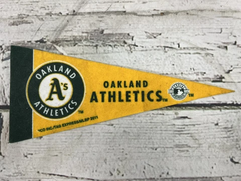 2011 Oakland Athletics MLB Spell Out Mini Miniature Felt Baseball Pennant - 9 In Cover