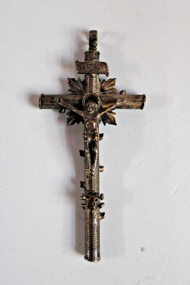 L68-CROCEFISSO-CROCE ARGENTO-XVIII SECOLO-ROSARIO CHIESA RELIGIONE EX VOTO SACRO - Immagine 1 di 4