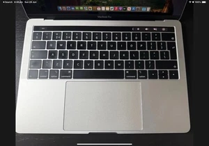 MacBook Pro 13-inch 2019 Model 256GB,i5 16 GB RAM Sliver And Touch Bar - Afbeelding 1 van 15