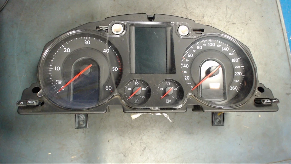 Instrumententafel VW BMR 3C0920871 A2C53194181 3C/3CC Passat Variant 2.0 TDI - Bild 1 von 4