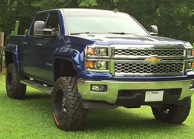 Guardabarros remachado Chevrolet Silverado 1500 bolsillo acabado liso 2014-2018 Foto 1 de 2