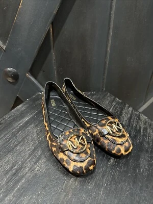 Michael Kors Leopardo Pelo de becerro Logo Dorado Ballet Pisos Para Mujer Talla 9.5 Nuevo Sin Caja Foto 1 de 4