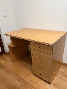 Scrivania In Legno Con Cassetti - Foto 1 di 4