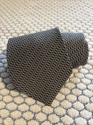 Corbata de seda Armani Collezioni para hombre gris negro a rayas geométrica hecha a mano en Italia Foto 1 de 4