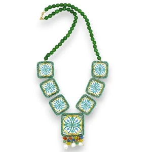 Collier Avec Agate Verte Et Inscriptions En Pierre Lavique Et Majoliques - Bild 1 von 7