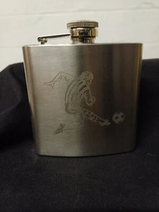 HIP FLASK WITH FOOTBALLER ON IT - Picture 1 of 6