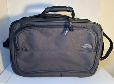 Bolsa de transporte Samsonite para pasar la noche 15 x 11 x 10,5 con cerradura y llave Foto 1 de 4