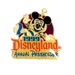Disneyland 1999 Mickey Mouse Jahreskarte Halter Hut Anstecknadel Vintage 1" - Bild 1 von 2