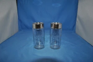 SALZ- UND PFEFFERSTREUER AUS GEÄTZTEM GLAS MIT BLUMENMUSTER - Bild 1 von 2