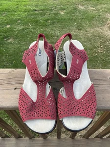JBU by Jambu Women's Chloe Peep Toe Sandals Red Size 9 NEW - Picture 1 of 9
