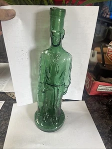 MCM Navy Man Soldier Decantador de vidrio sin tapón Jarrón de botella figural verde de los años 60 - Imagen 1 de 6