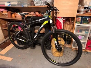 giant revel mountain bike !!! - Picture 1 of 5