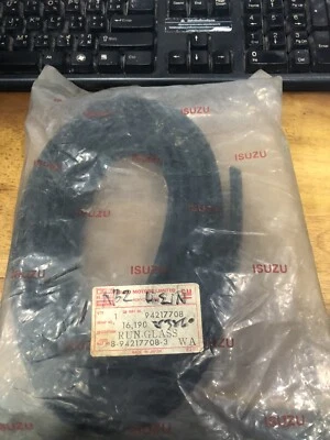 1 pc.Isuzu KB26 KBZ 2200 CHEVY LUV 82 Front Door Glass Run Channel NOS genuine  - Imagem 1 de 4