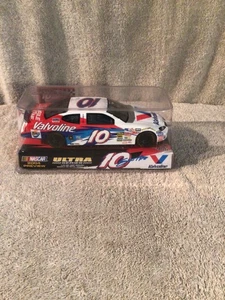 Scott Riggs # 10 Valvoline NASCAR Racing Champions 1:24 Diecast Stock Car 2004 - Imagen 1 de 3
