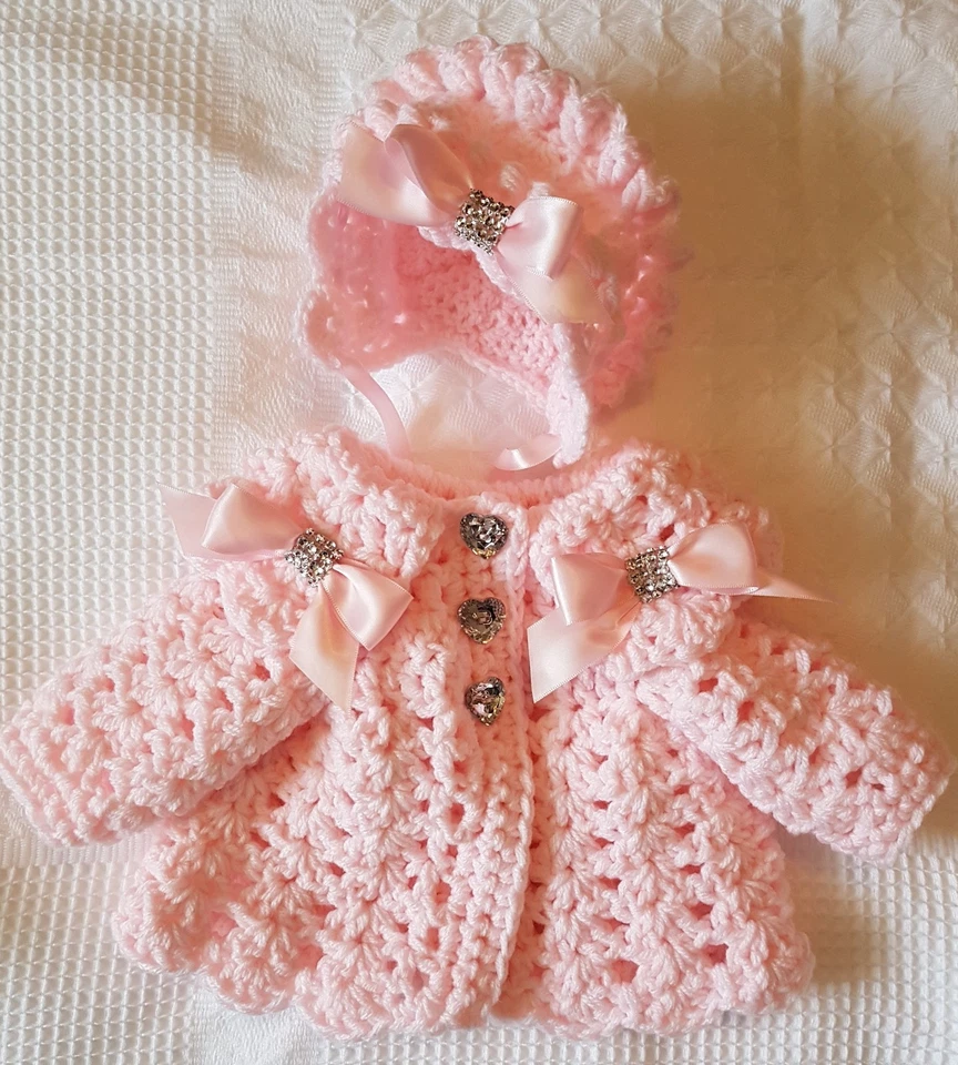 Gorro y cárdigan de ganchillo a mano romany bebés recién nacidos con lazos brillantes Foto 1 de 1