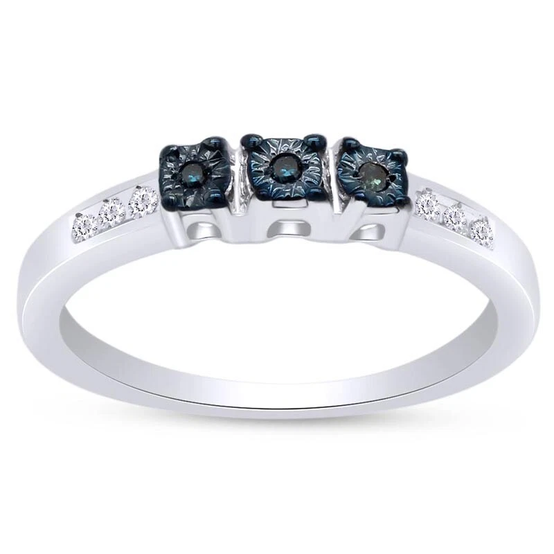 Anillo de tres piedras con diamantes azules y blancos de 1/10 quilate enchapado en oro blanco de 14 quilates en plata Foto 1 de 4