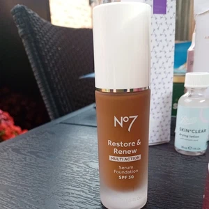 NO7 Restore & Renew Multi Action Serum Foundation 30ml - Shade Umber - Picture 1 of 3