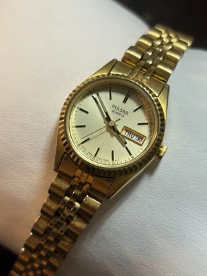 Reloj Mujer Pulsar By Seiko Vintage 24mm Tono Dorado Pulsera, Bisel Acanalado, Día Foto 1 de 4