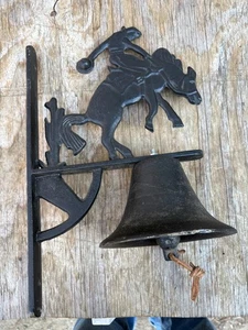 Campana de cena de vaquero Bucking Horse, montada en la pared de hierro fundido, estilo antiguo - Imagen 1 de 12