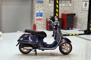 Vespa Grand Tourismo GT 2003 1:18 Scale Scooter Model Supreme - Picture 1 of 6