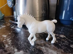 Breyer Stallgefährte PFERD unbemalt Clydesdale Hengst - Bild 1 von 1