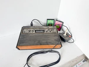 Vintage Atari CX-2600 *RICAMBI O RIPARAZIONE* NON TESTATO 2 giochi (e15) - Foto 1 di 16