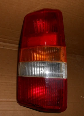 Комплект задних фонарей Land Rover Discovery 1 O/S - Изображение 1 из 3