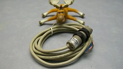 NAIS UZC220 Photoelectric Proximity Sensor - Image 1 of 3