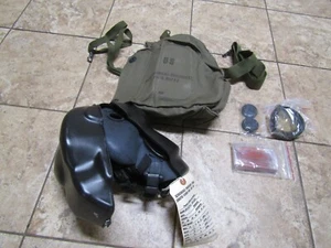 NEW OLD STOCK GENUINE US MILITARY ISSUE M17A2 CHEMICAL GAS MASK COMPLETE KIT - Picture 1 of 6