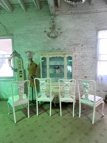 Vintage French Provincial Shabby Chic Dining Chairs Set of Four Cover
