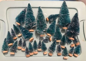 Diorama Trees-Snow Frocked-30 total- Different Sizes - Picture 1 of 2
