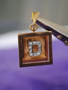Colgante Inicial Vintage Oro 14K Diamantes "D" 3D Cuadrado Roble 6,8 gramos - Imagen 1 de 18